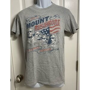 Mount Rushmore National Memorial‎ Patriotic T-shirt size Small